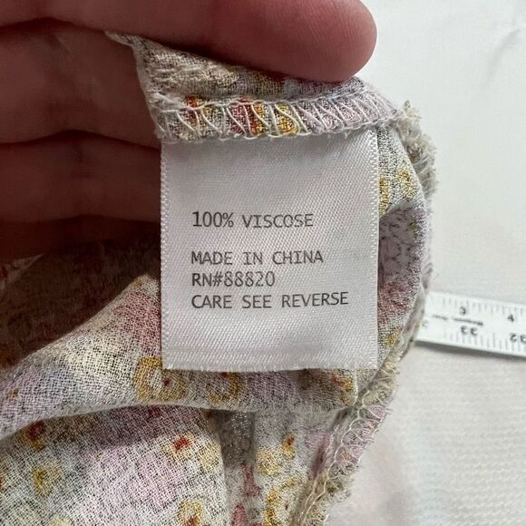 Cynthia Rowley Ditzy Floral Cottage core Viscose Blouse‎ - Picture 6 of 7